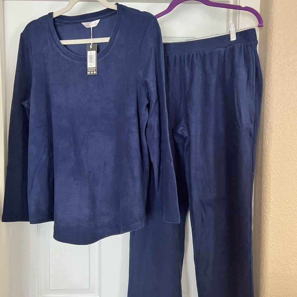 Kindred bravely nursing postpartum pajamas NWT